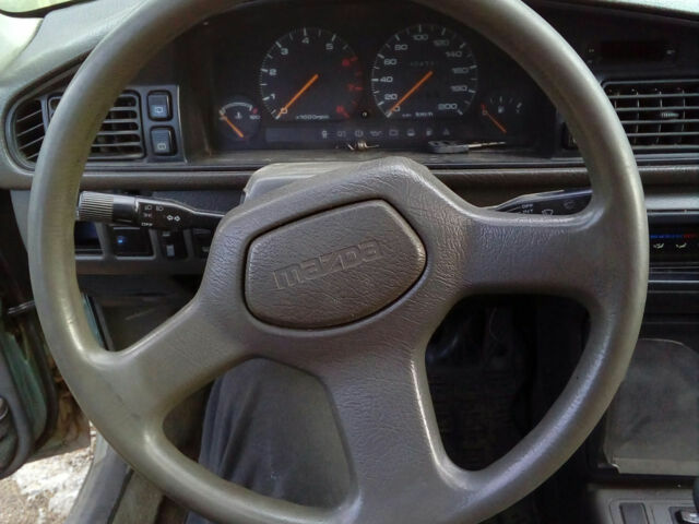 Mazda 626 1988 року