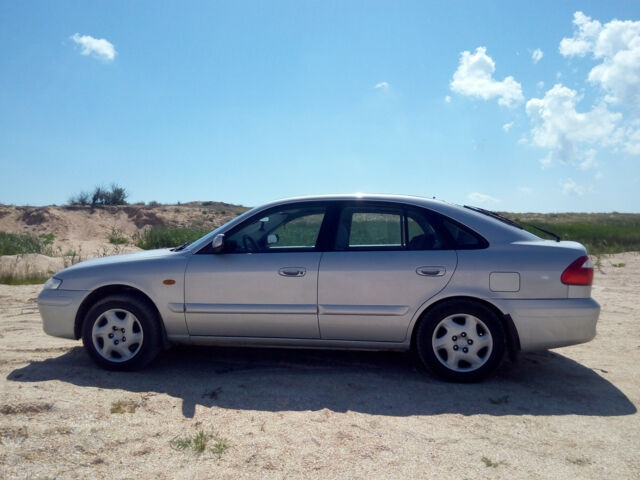 Mazda 626 2000 року