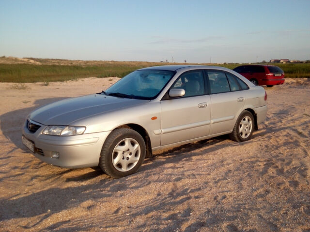 Mazda 626 2000 року