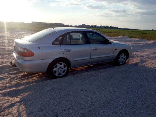 Mazda 626 2000 года