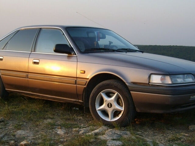 Mazda 626 1989 года