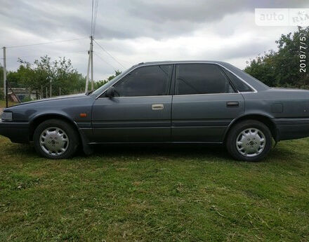 Mazda 626 1987 року