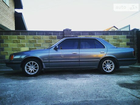 Мазда 929 1992 года Mazda 929 1992 года