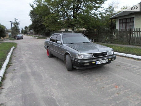 Mazda 929 1990 года