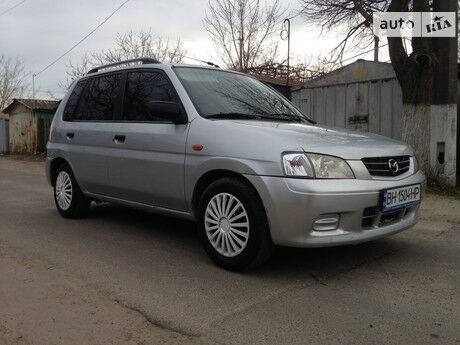 Mazda Demio 2001 года