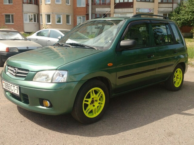 Mazda Demio 2001 року