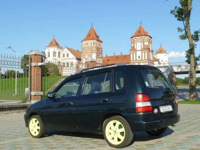 Mazda Demio 1999 року