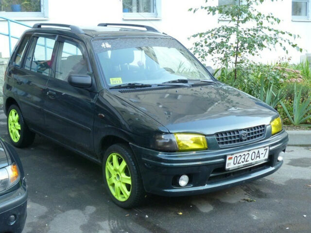 Mazda Demio 1999 года