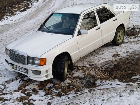 Mercedes-Benz 190 1984 року