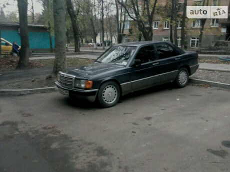 Мерседес 190 1985 года Mercedes-Benz 190 1985 года