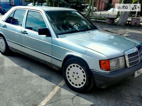 Mercedes-Benz 190 1984 года