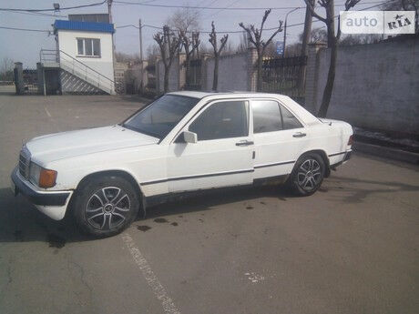 Мерседес 190 1987 года Mercedes-Benz 190 1987 года
