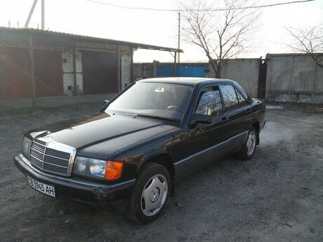 Мерседес 190 1992 года Mercedes-Benz 190 1992 года