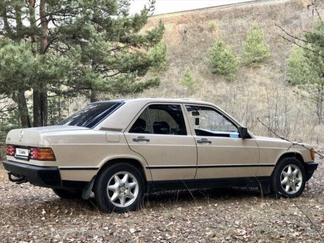 Mercedes-Benz 190 1984 року