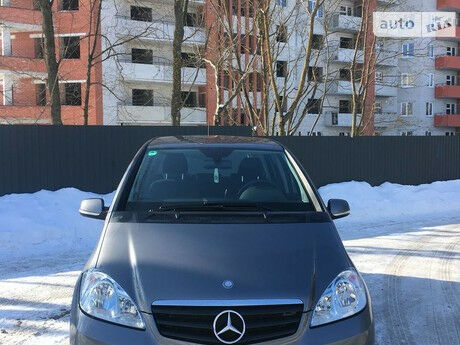 Mercedes-Benz A 160 2011 року