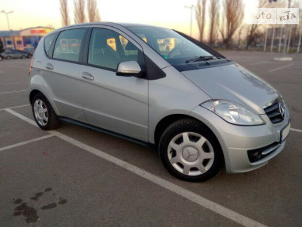 Mercedes-Benz A 180 2011 года