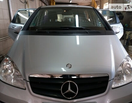 Mercedes-Benz A 180 2011 року