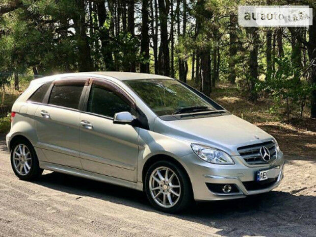 Mercedes-Benz B 180 2010 года