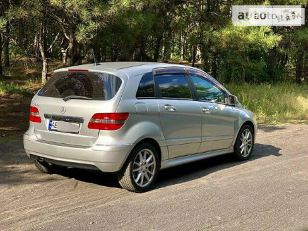 Mercedes-Benz B 180 2010 года