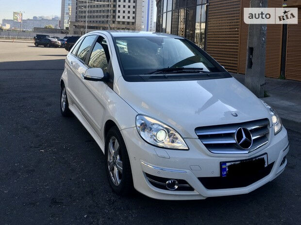 Mercedes-Benz B 180 2010 года