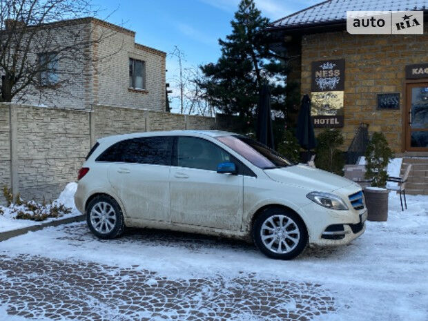 Mercedes-Benz B-Class 2015 года