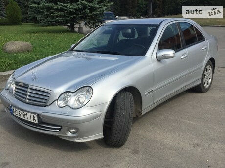 Мерседес Ц 180 2006 года Mercedes-Benz C 180 2006 года