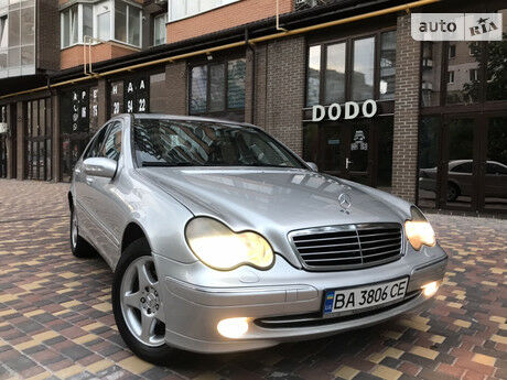 Mercedes-Benz C 200 2001 года