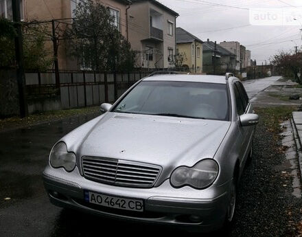 Mercedes-Benz C 200 2001 року