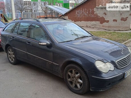 Mercedes-Benz C 220 2001 року