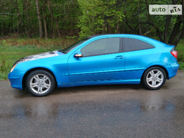 Мерседес Ц 220 2002 року Mercedes-Benz C 220 2002 року