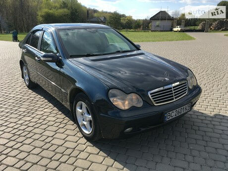 Mercedes-Benz C 220 2001 року