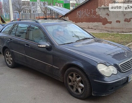 Mercedes-Benz C 220 2001 року