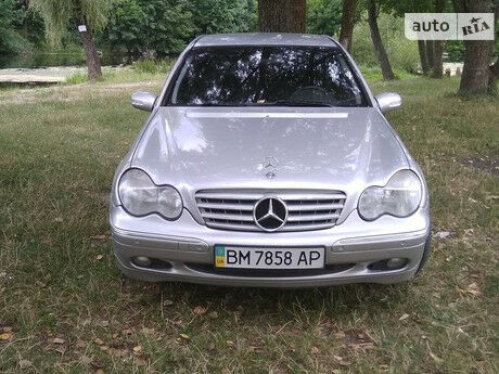 Мерседес Ц 240 2003 года Mercedes-Benz C 240 2003 года