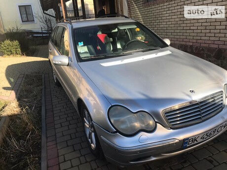 Mercedes-Benz C 270 2001 года