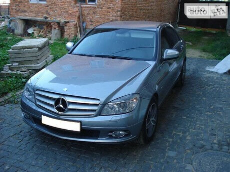 Мерседес Ц-Класс 2008 року Mercedes-Benz C-Class 2008 року