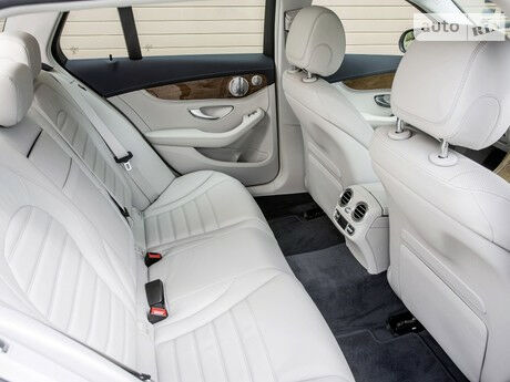 Мерседес Ц-Класс 2006 года Mercedes-Benz C-Class 2006 года