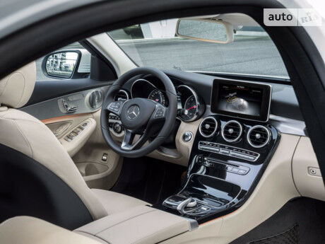Мерседес Ц-Класс 1996 року Mercedes-Benz C-Class 1996 року