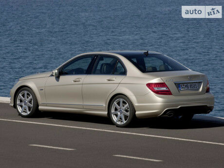 Мерседес Ц-Класс 2001 года Mercedes-Benz C-Class 2001 года