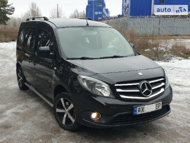 Mercedes-Benz Citan пас. 2014 року