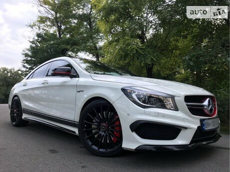 Мерседес ЦЛА 45 АМГ 2013 року Mercedes-Benz CLA 45 AMG 2013 року
