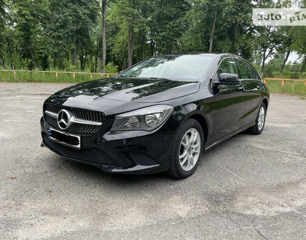 Фото на отзыв с оценкой 5 о Mercedes-Benz CLA-Class 2017 году выпуска от автора "Валерия" с текстом: Я очень довольна машинкой. Резвая, яркая, мега - комфортная. На этом авто просто невозможно быть ...