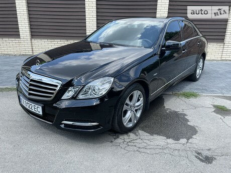 Mercedes-Benz E 200 2011 року