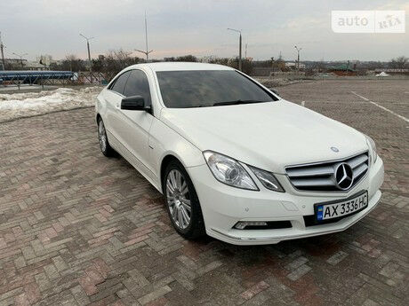 Mercedes-Benz E 200 2011 року