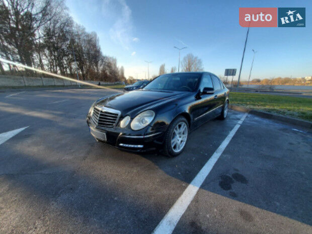 Мерседес E 200 2007 года Mercedes-Benz E 200 2007 года