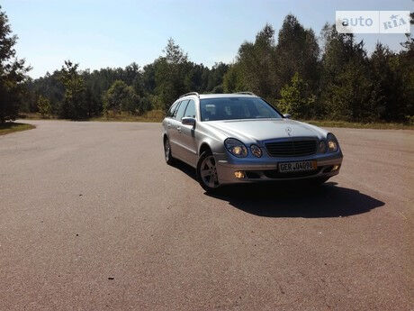 Mercedes-Benz E 200 2005 года