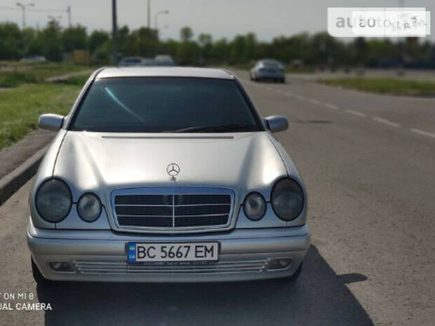 Mercedes-Benz E 200 1999 року