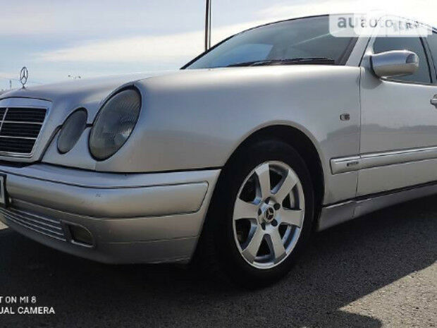 Mercedes-Benz E 200 1999 року