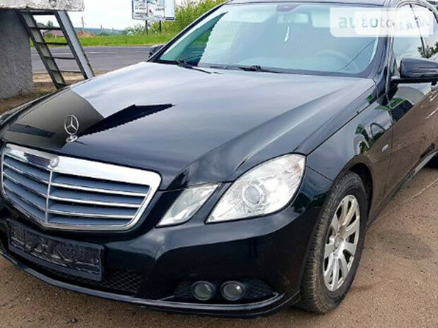 Mercedes-Benz E 200 2011 року