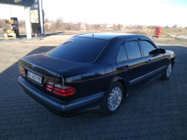 Mercedes-Benz E 200 2001 года