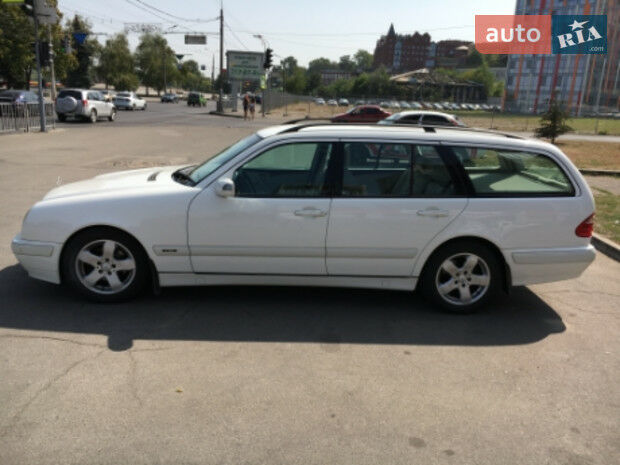 Mercedes-Benz E 200 2002 року